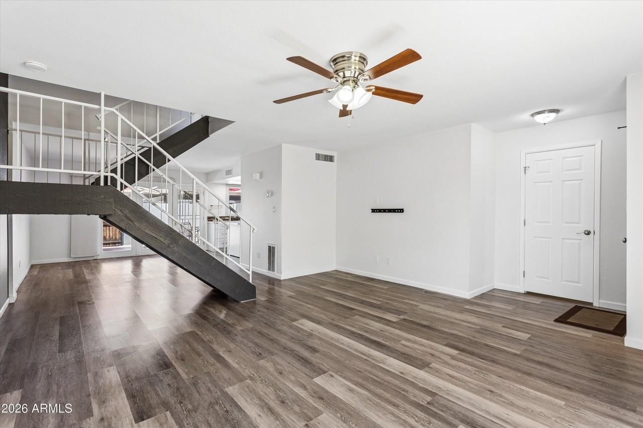 8141 E Vista Dr - Photo 4 of 48