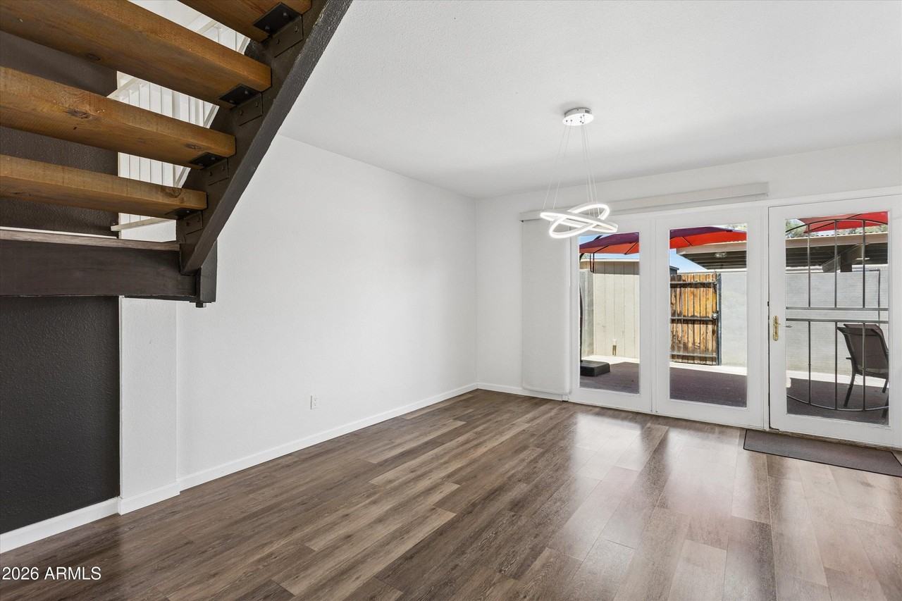 8141 E Vista Dr - Photo 5 of 48