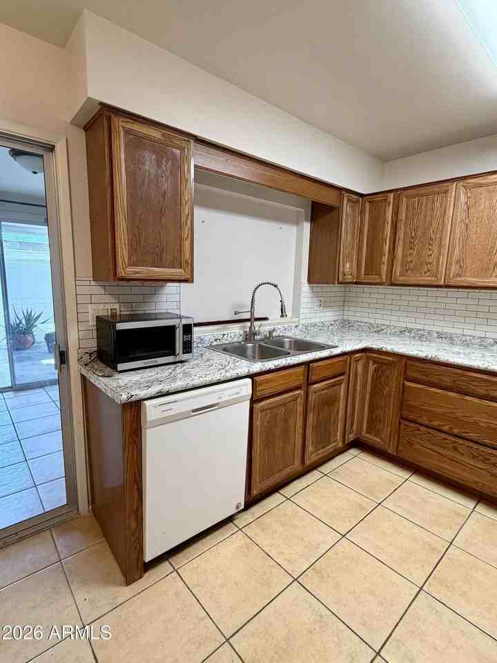 12624 N 105th Ave - Photo 7 of 15