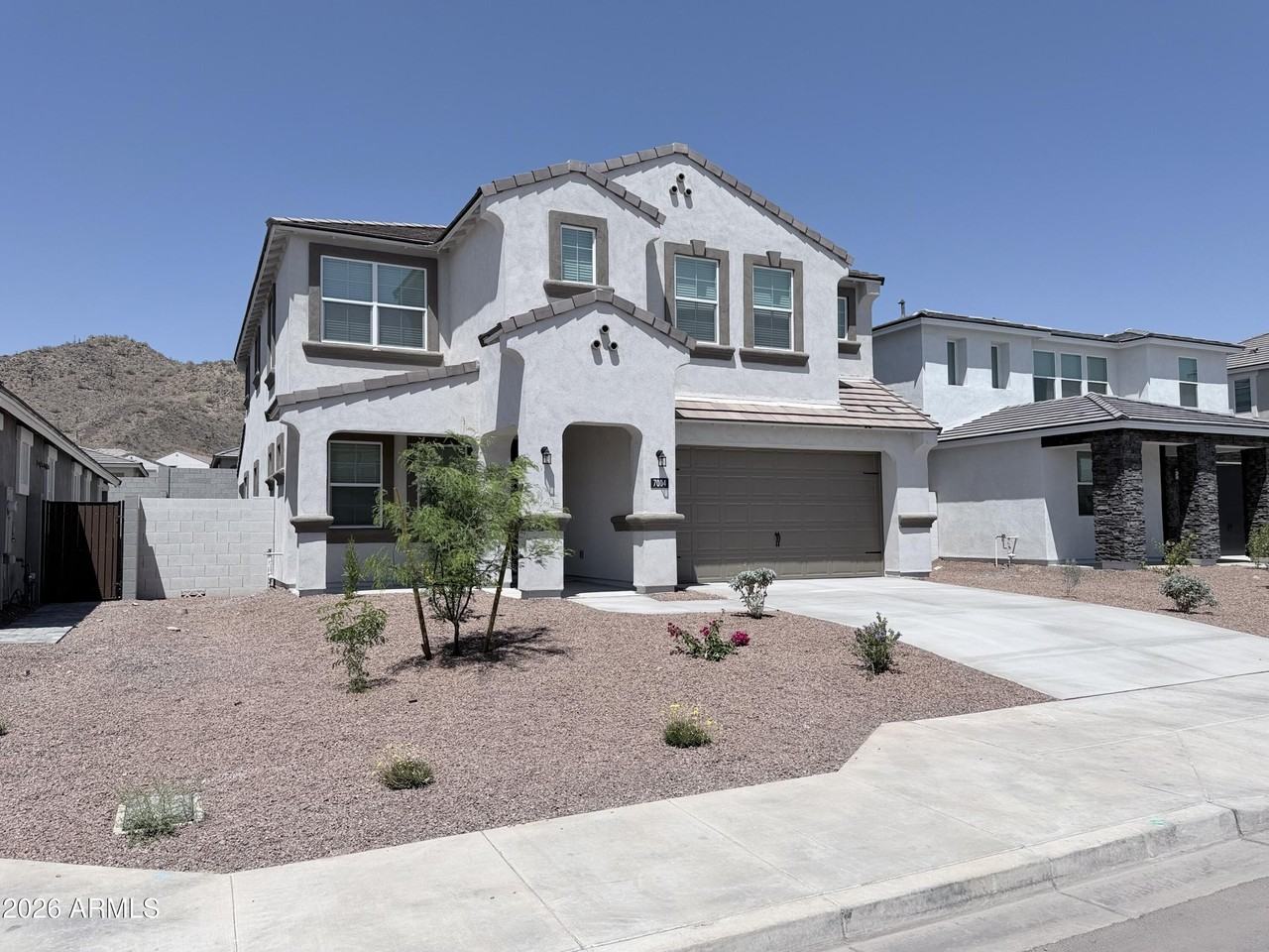 7004 W Buckhorn Trl - Photo 2 of 28