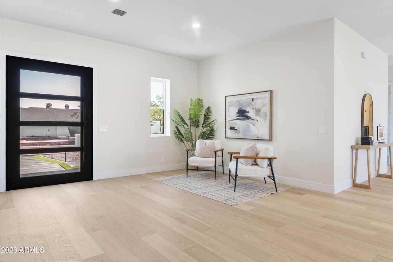 5540 E Dahlia Dr - Photo 4 of 50