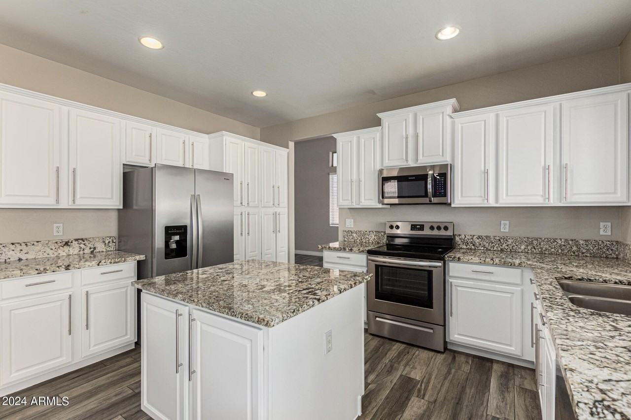 3550 W Magellan Dr - Photo 3 of 46