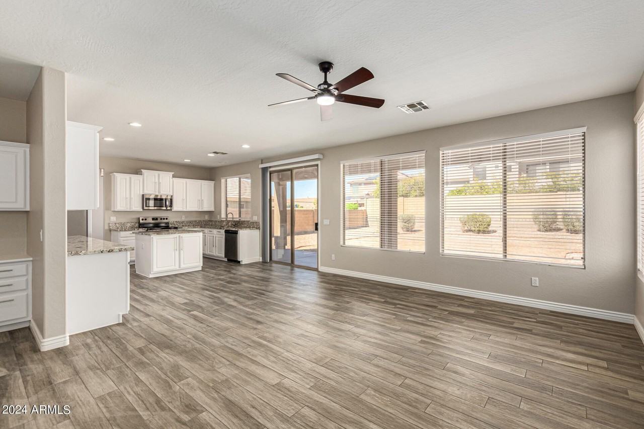 3550 W Magellan Dr - Photo 5 of 46