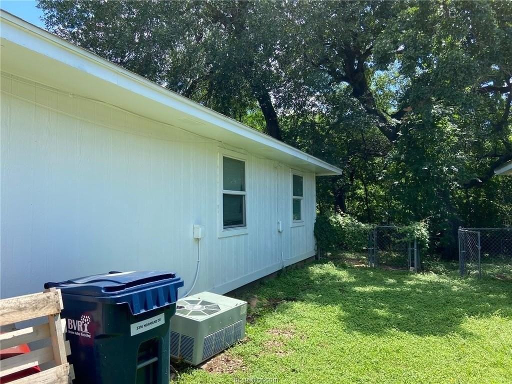 3316 Normand Dr - Photo 2 of 10