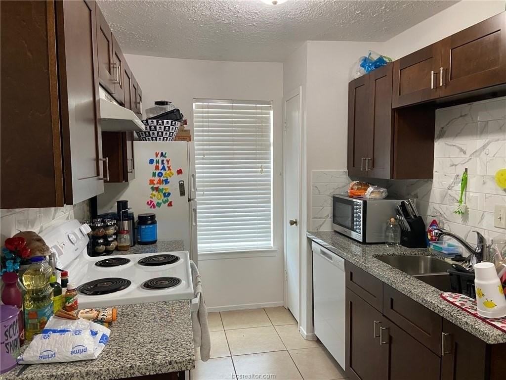 3316 Normand Dr - Photo 3 of 10