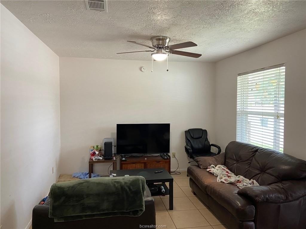3316 Normand Dr - Photo 4 of 10