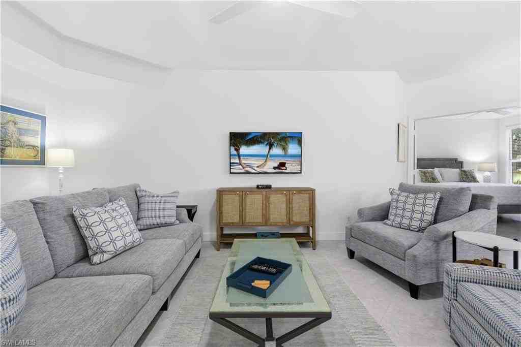 25248 Pelican Creek Cir Apt 102 - Photo 2 of 38