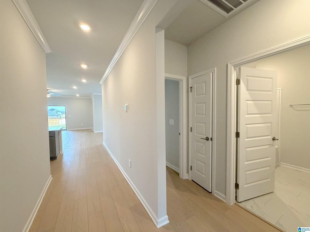 17969 Longleaf Dr - Photo 2 of 34