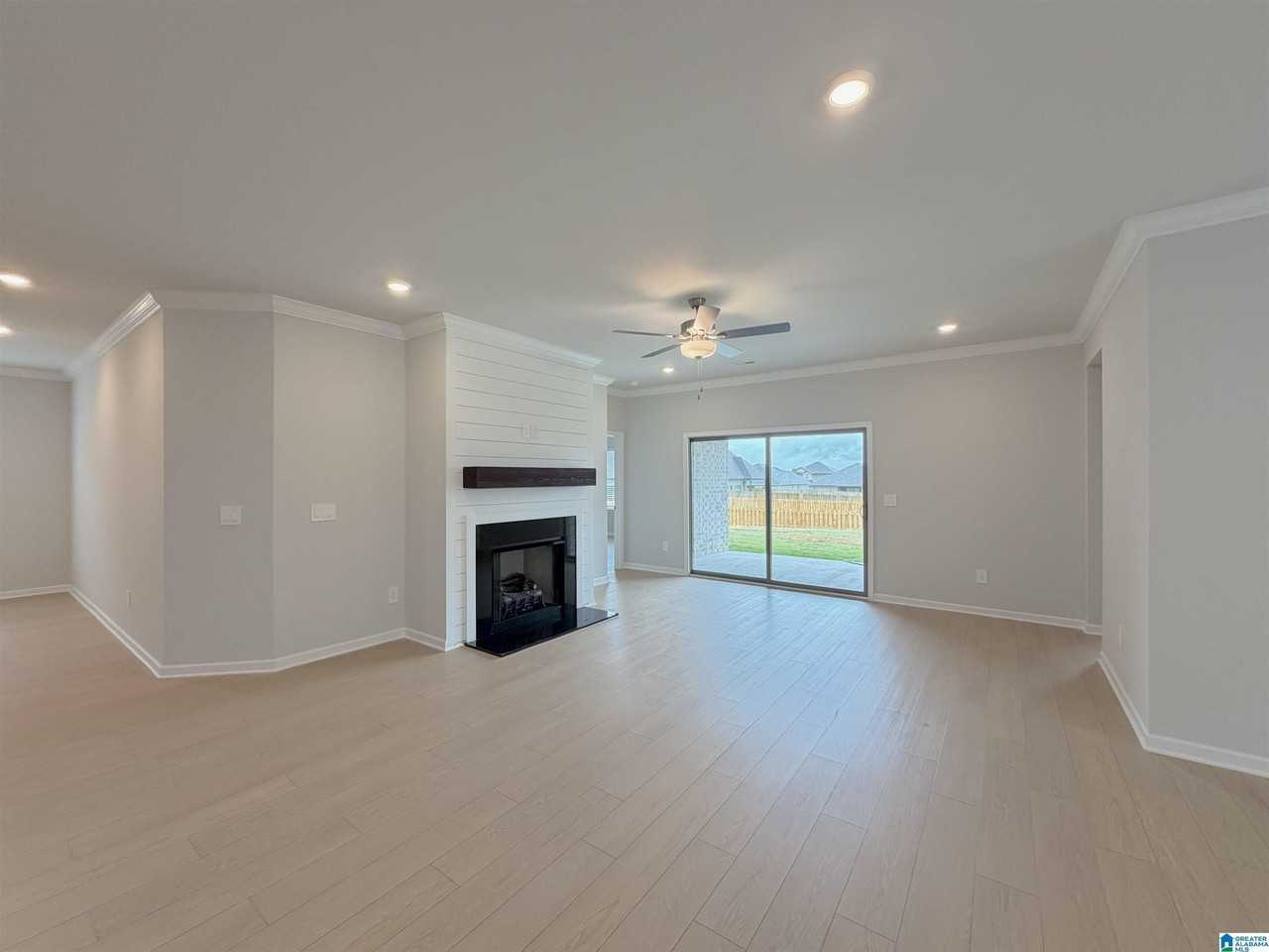17969 Longleaf Dr - Photo 6 of 34