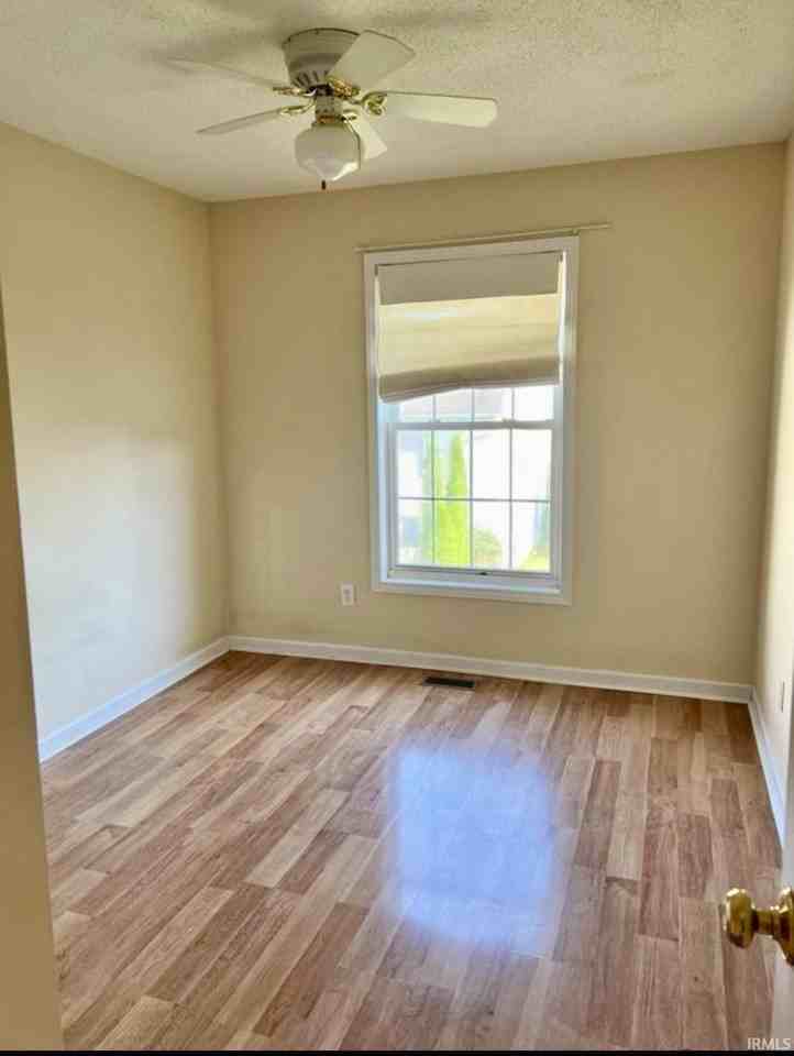 3410 S Oaklawn Cir - Photo 5 of 7