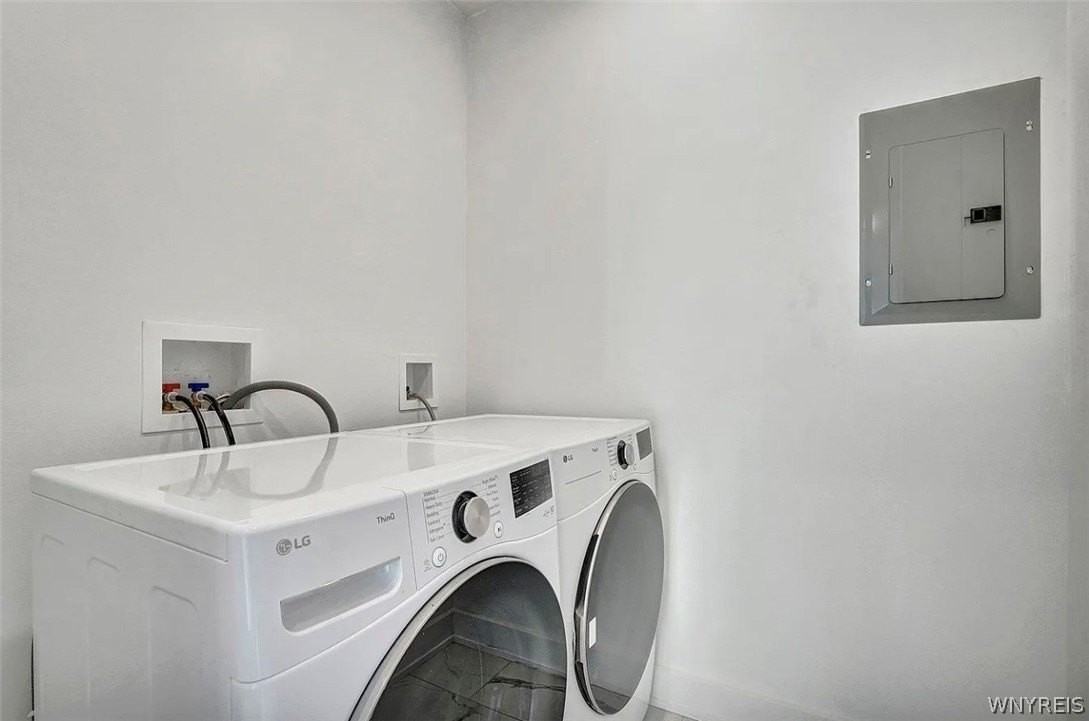 162 Allen St - Photo 5 of 16