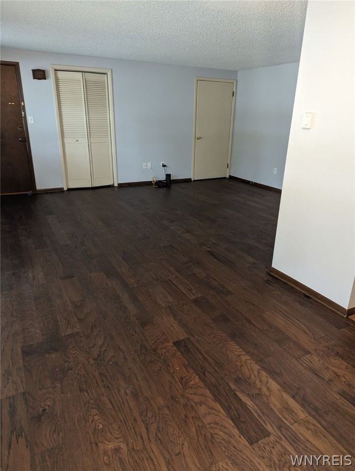 80 Wellington Ct - Photo 5 of 12