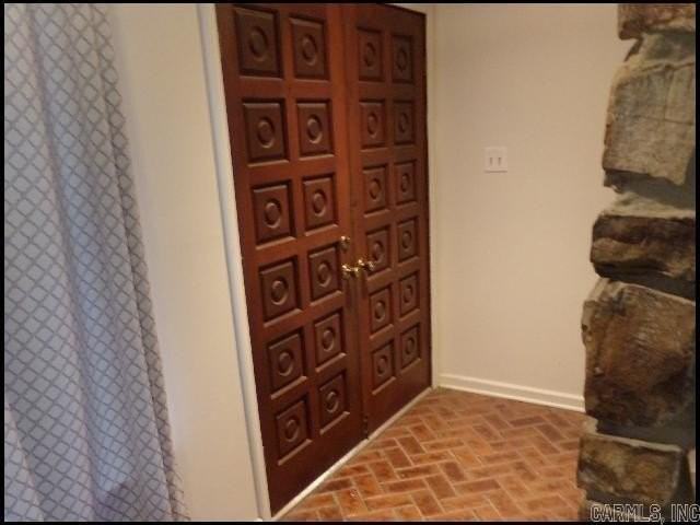 711 Mimi Ln - Photo 3 of 16