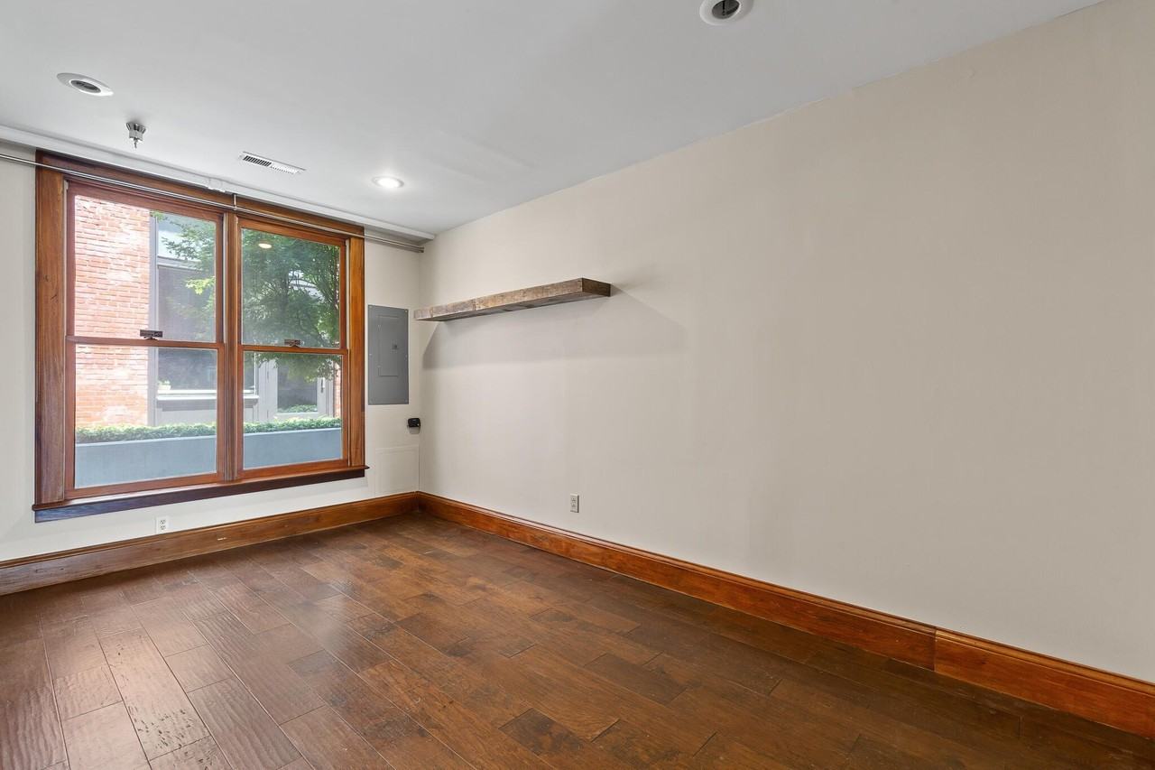 1428 Williams St - Photo 3 of 26