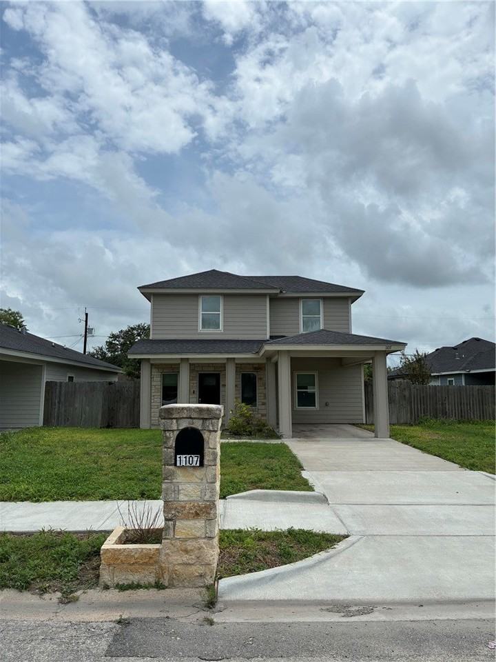 1107 E Kenedy Ave - Photo 2 of 17