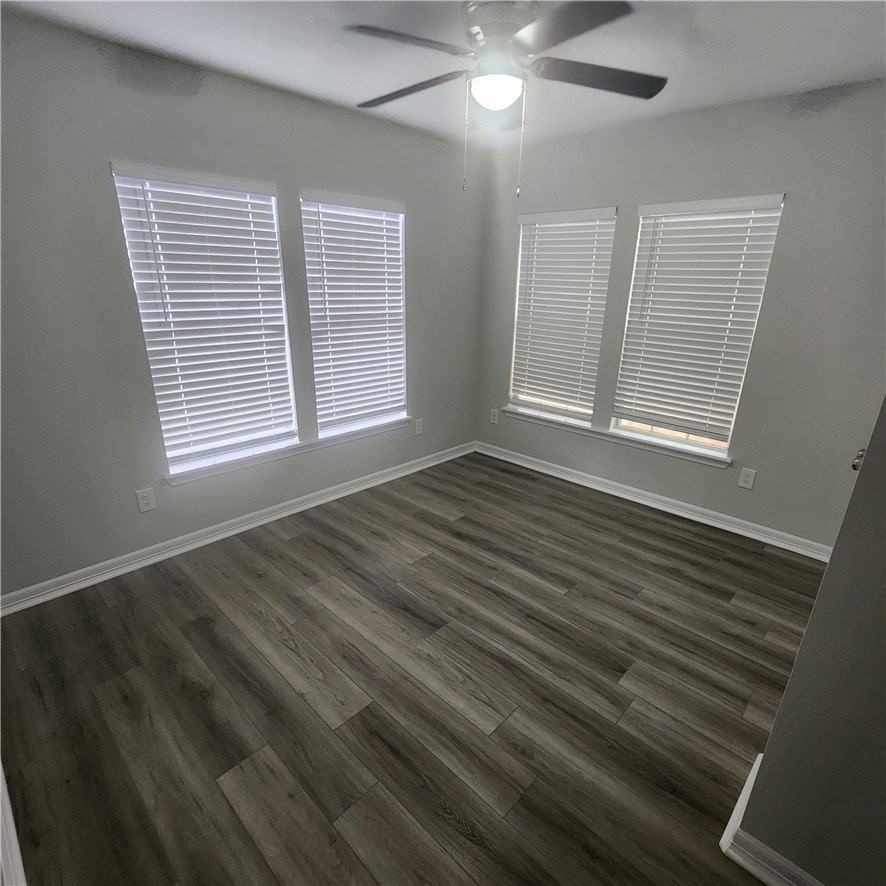 710 Webb St - Photo 5 of 12