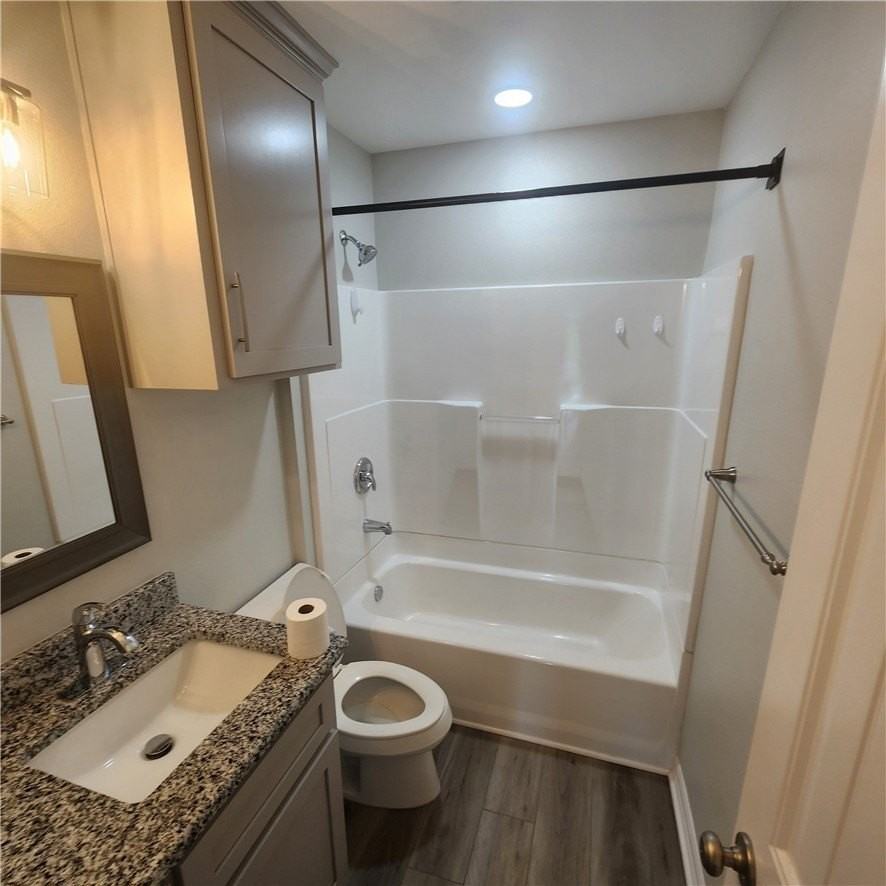 710 Webb St - Photo 7 of 12