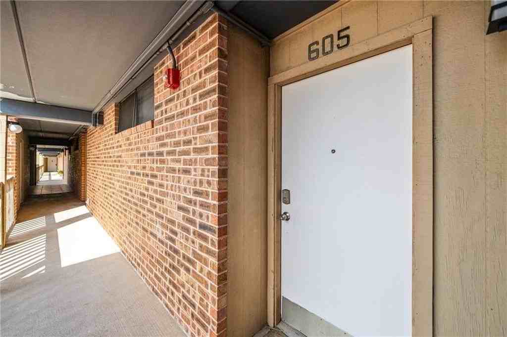 4334 Ocean Dr #605 - Photo 3 of 31