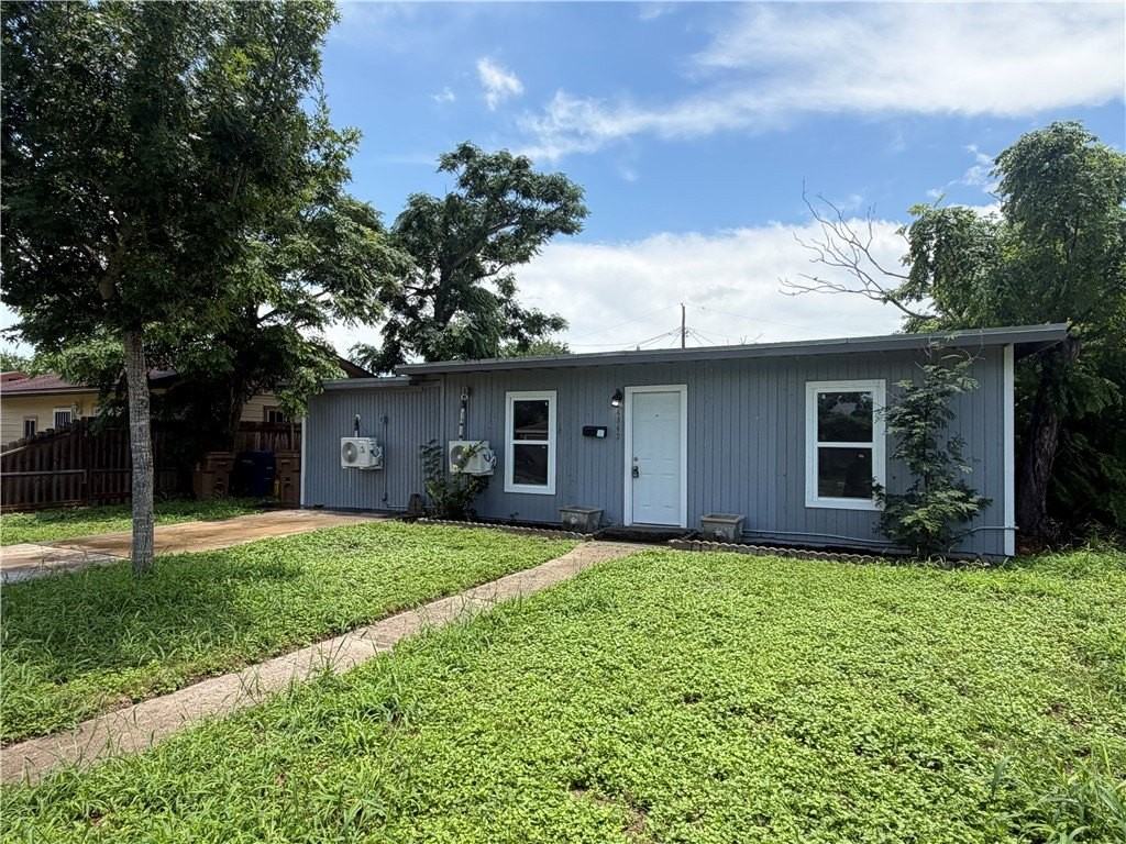 4942 Anthony St - Photo 2 of 16