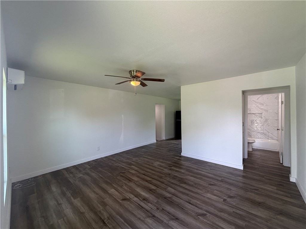 4942 Anthony St - Photo 3 of 16