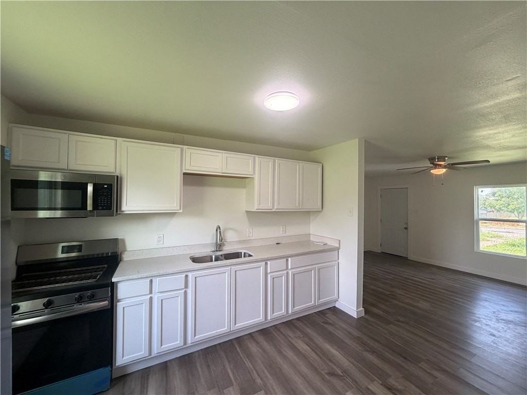 4942 Anthony St - Photo 6 of 16