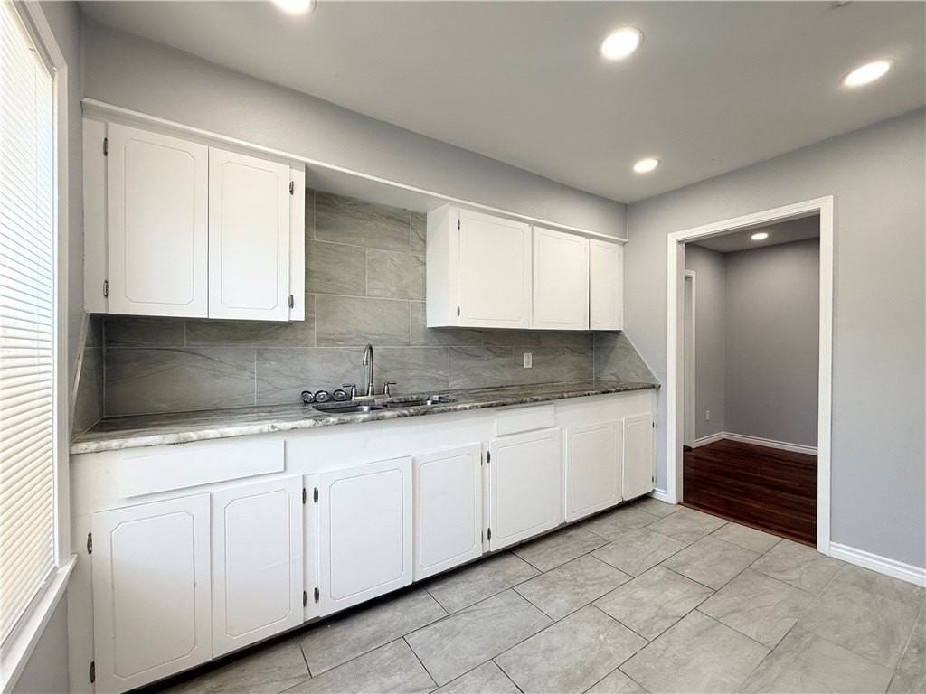 1722 Trenton Dr - Photo 4 of 17