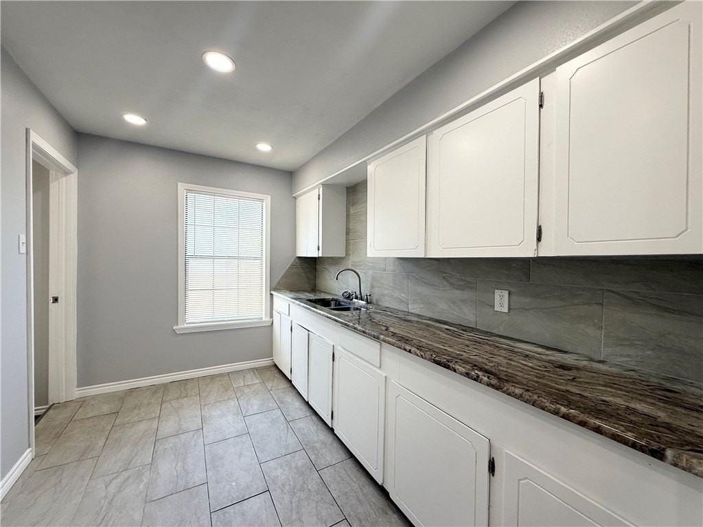 1722 Trenton Dr - Photo 5 of 17