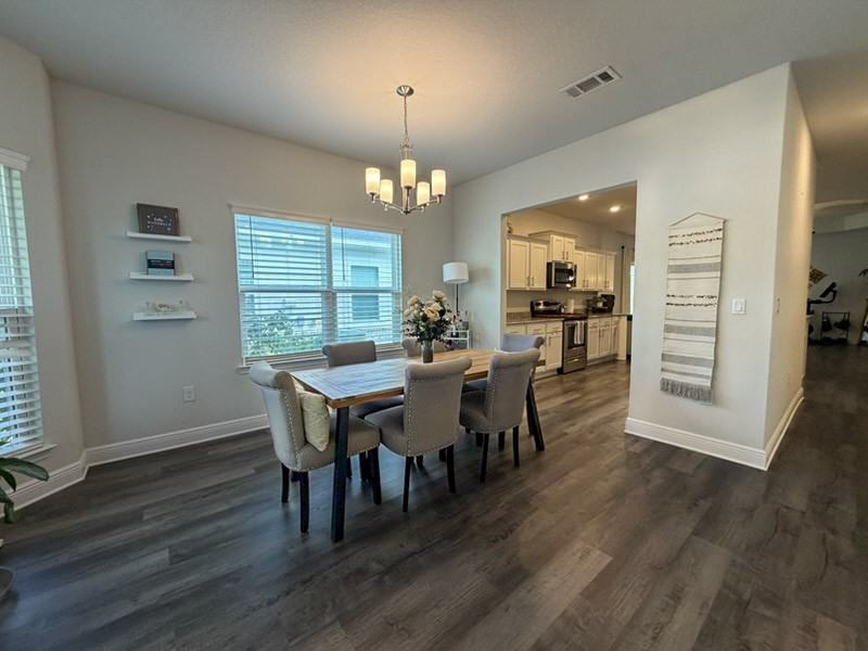593 Riverwalk Cir #1 - Photo 5 of 31