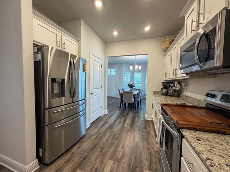 593 Riverwalk Cir #1 - Photo 7 of 31