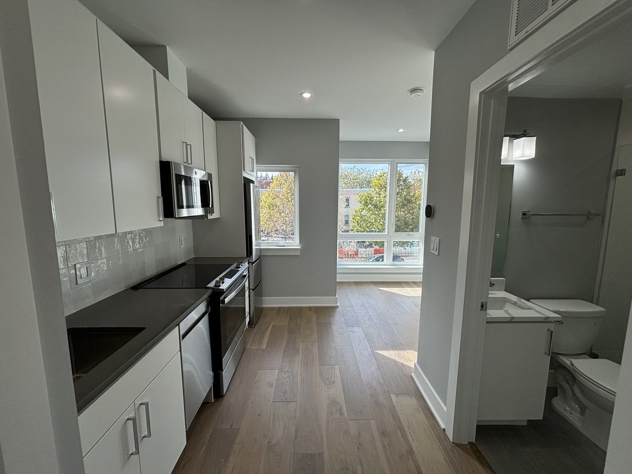 3315 11th St Nw #5 - Photo 3 of 8