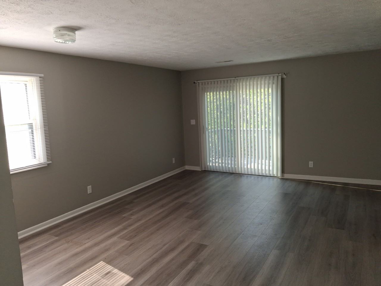 302 College Park Dr #3 - Photo 3 of 6