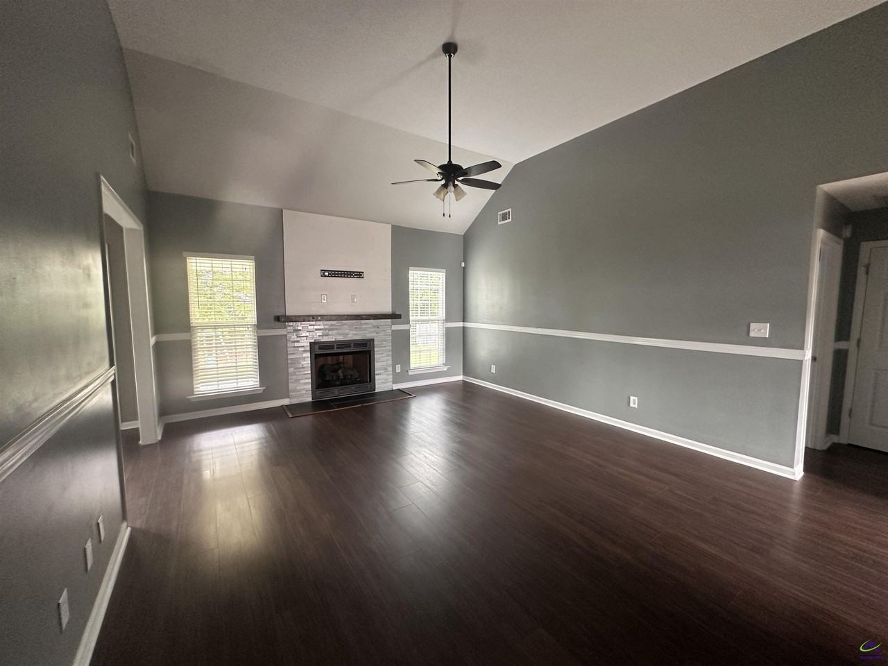 208 Wray St - Photo 4 of 10
