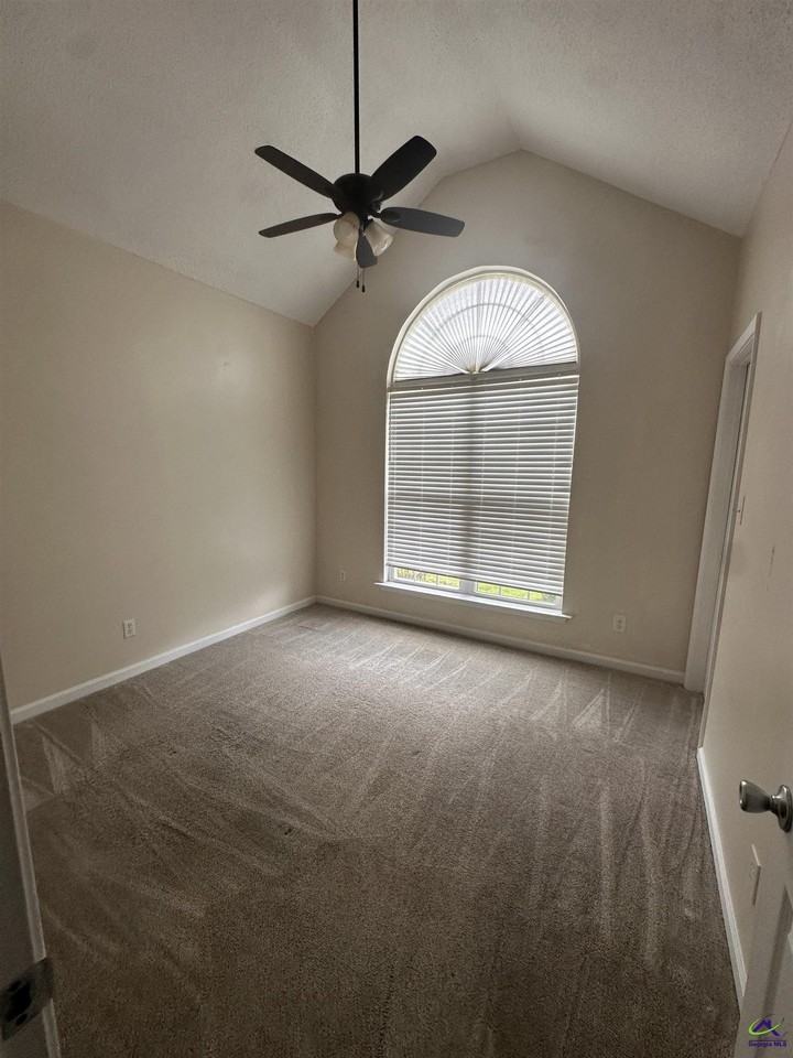 208 Wray St - Photo 6 of 10