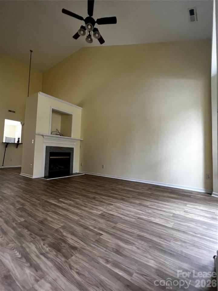 9247 Cranfield Ln - Photo 2 of 10