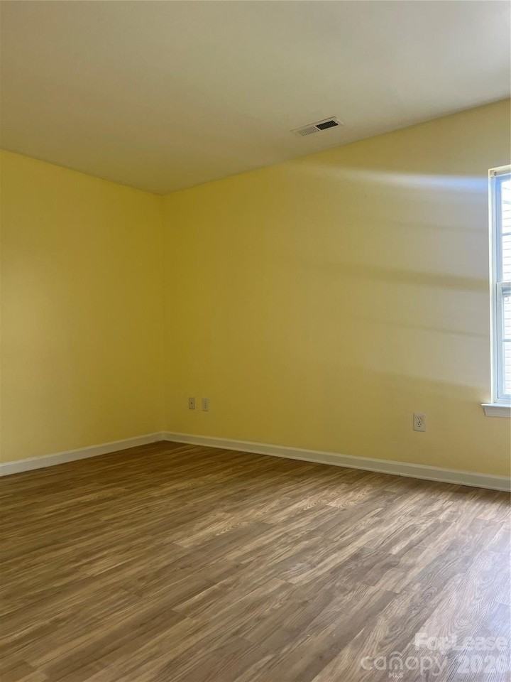 9247 Cranfield Ln - Photo 7 of 10