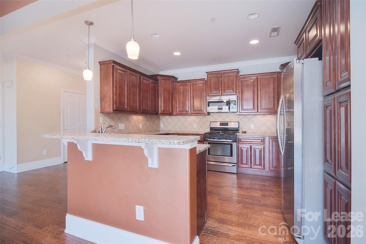 6605 Central Pacific Ave - Photo 5 of 19