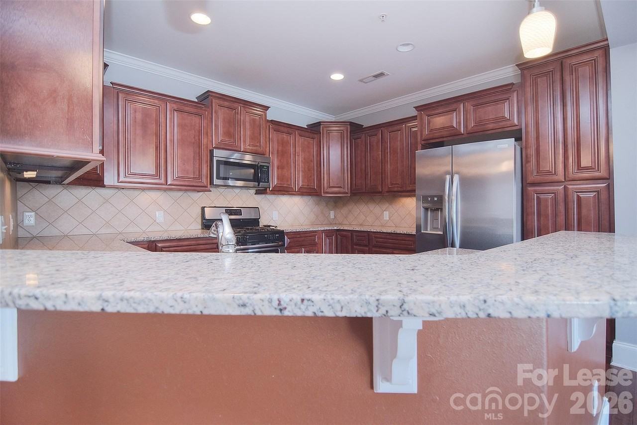 6605 Central Pacific Ave - Photo 6 of 19