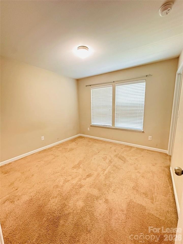9704 Hanberry Blvd - Photo 5 of 11