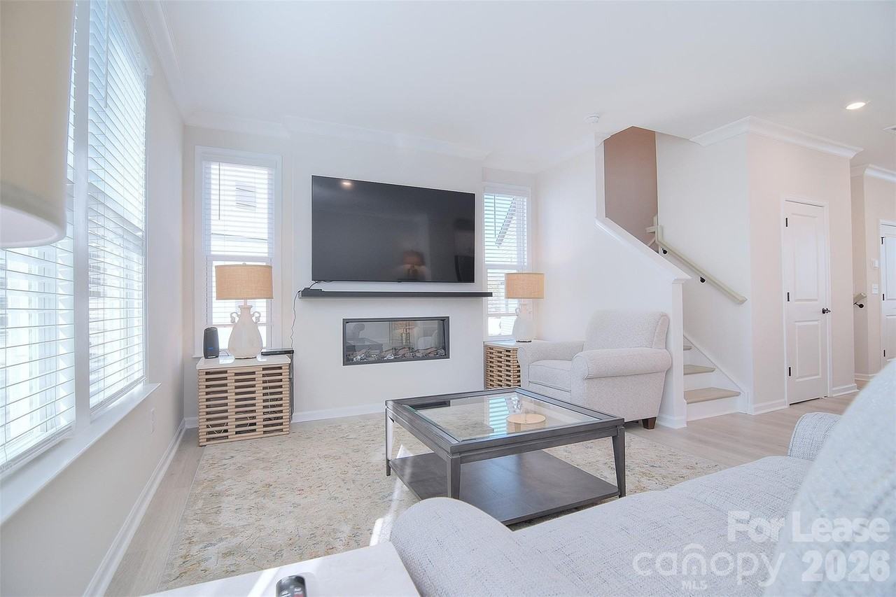 5029 Nestling Spring St - Photo 2 of 24