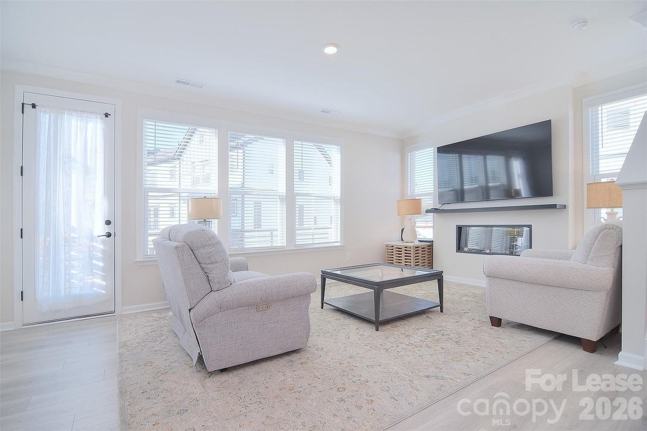 5029 Nestling Spring St - Photo 3 of 24