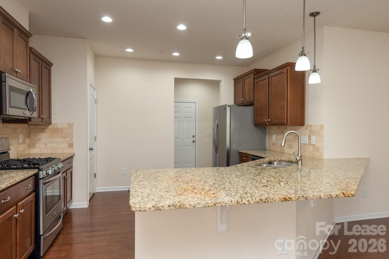 114 Clarendon St #B - Photo 6 of 37