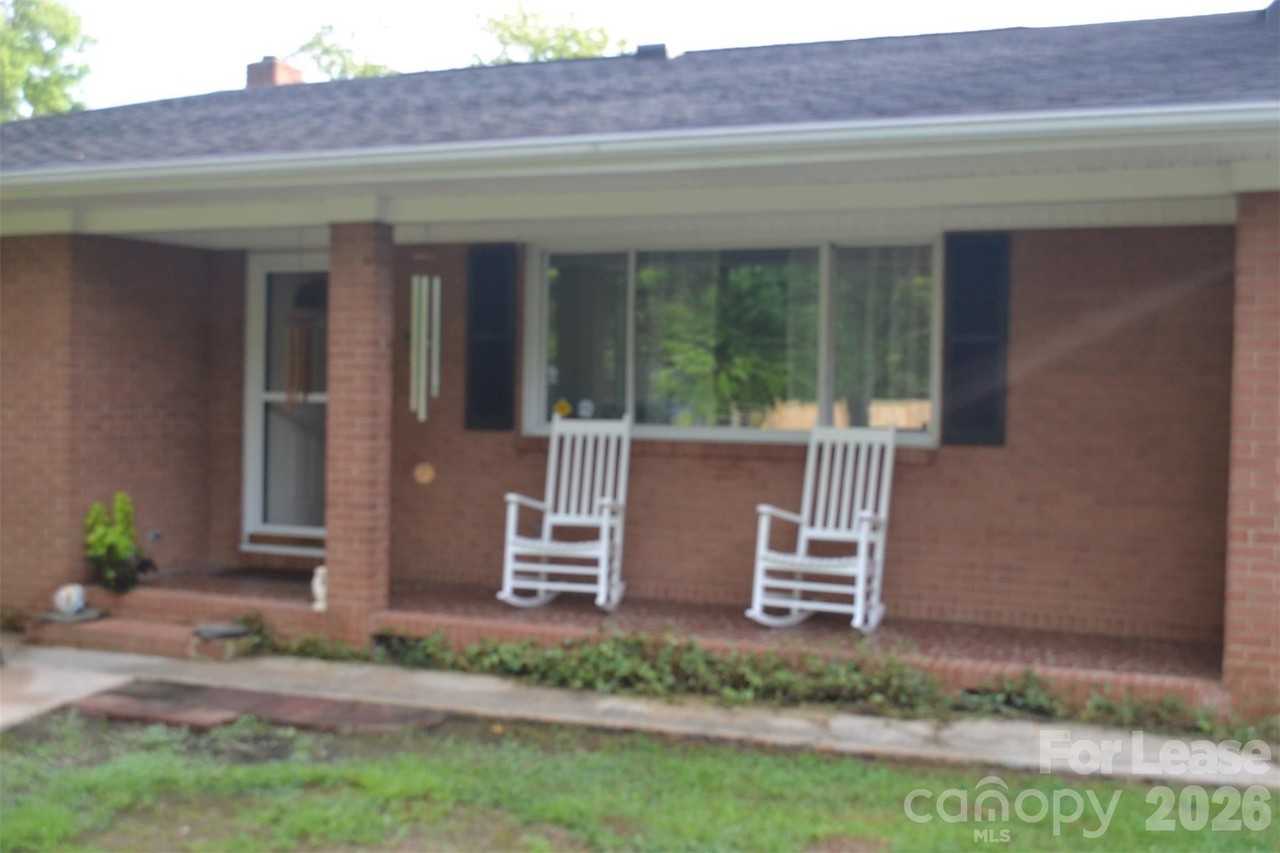 1721 Virginia St - Photo 3 of 36