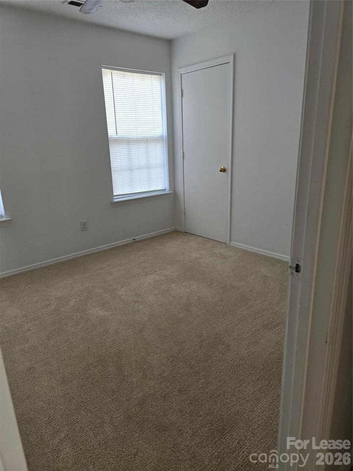 3073 Parade Ln Sw - Photo 5 of 8