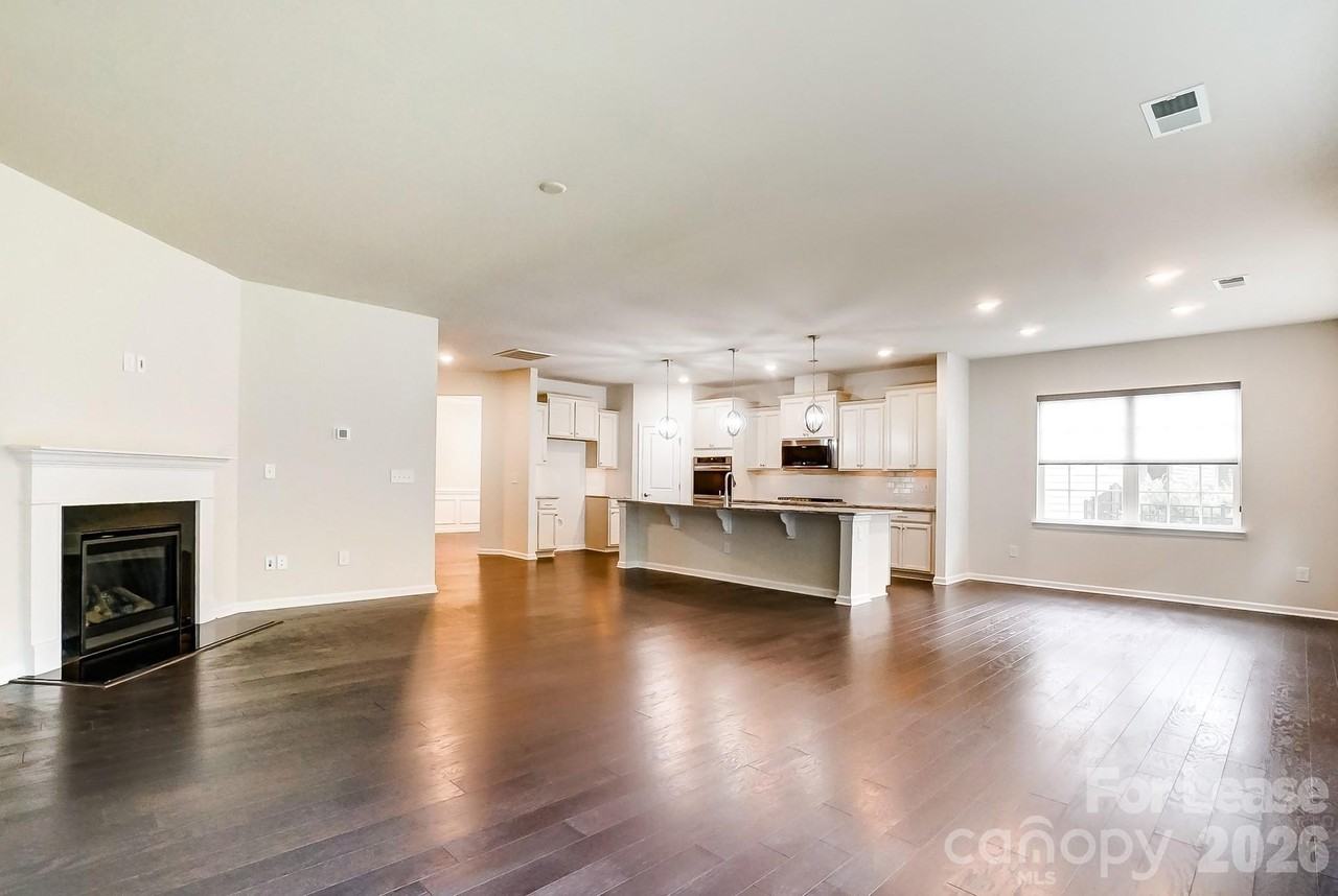 2337 Abundance Ln - Photo 4 of 34