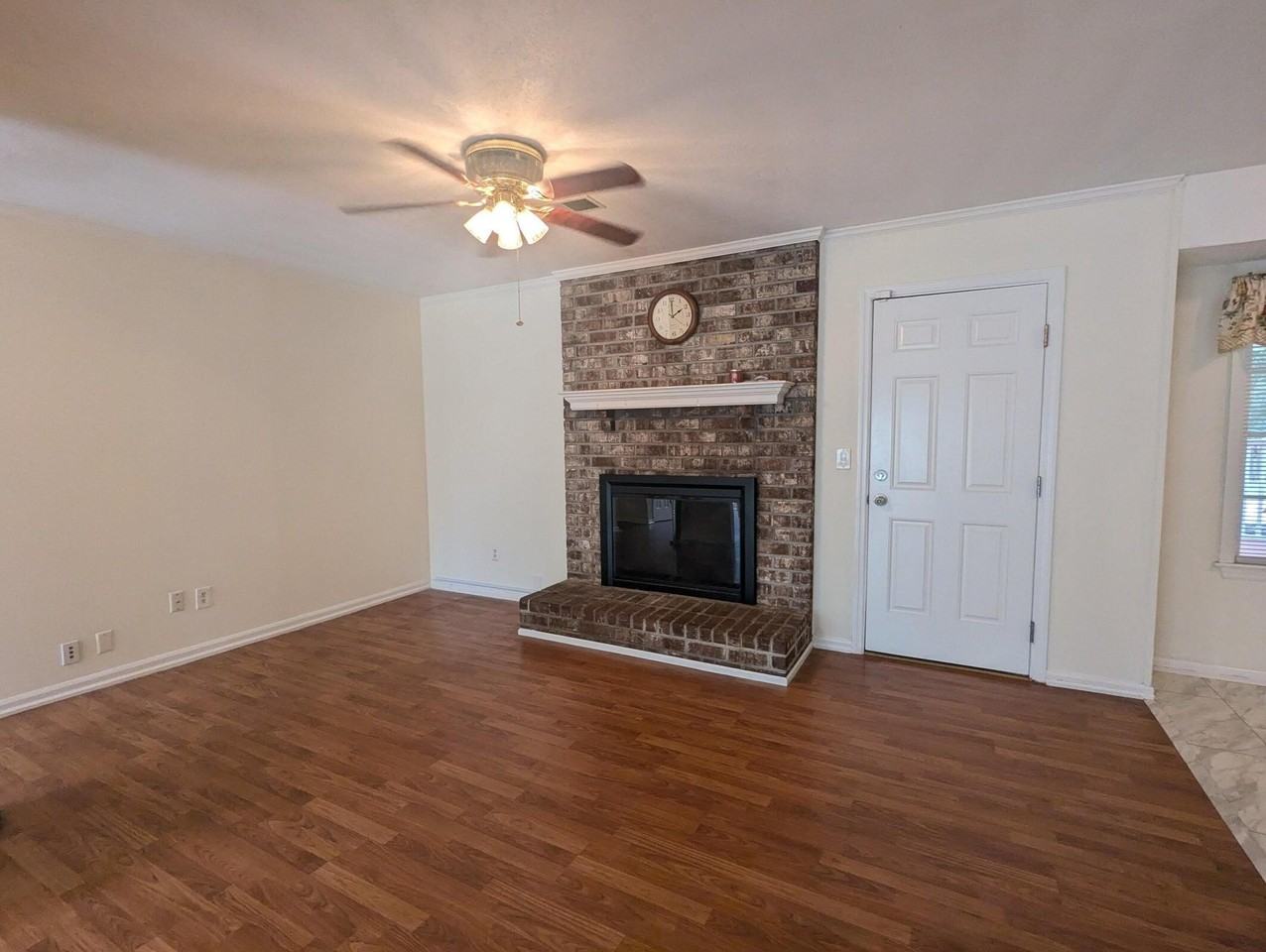 4356 Cheviot Dr - Photo 4 of 17