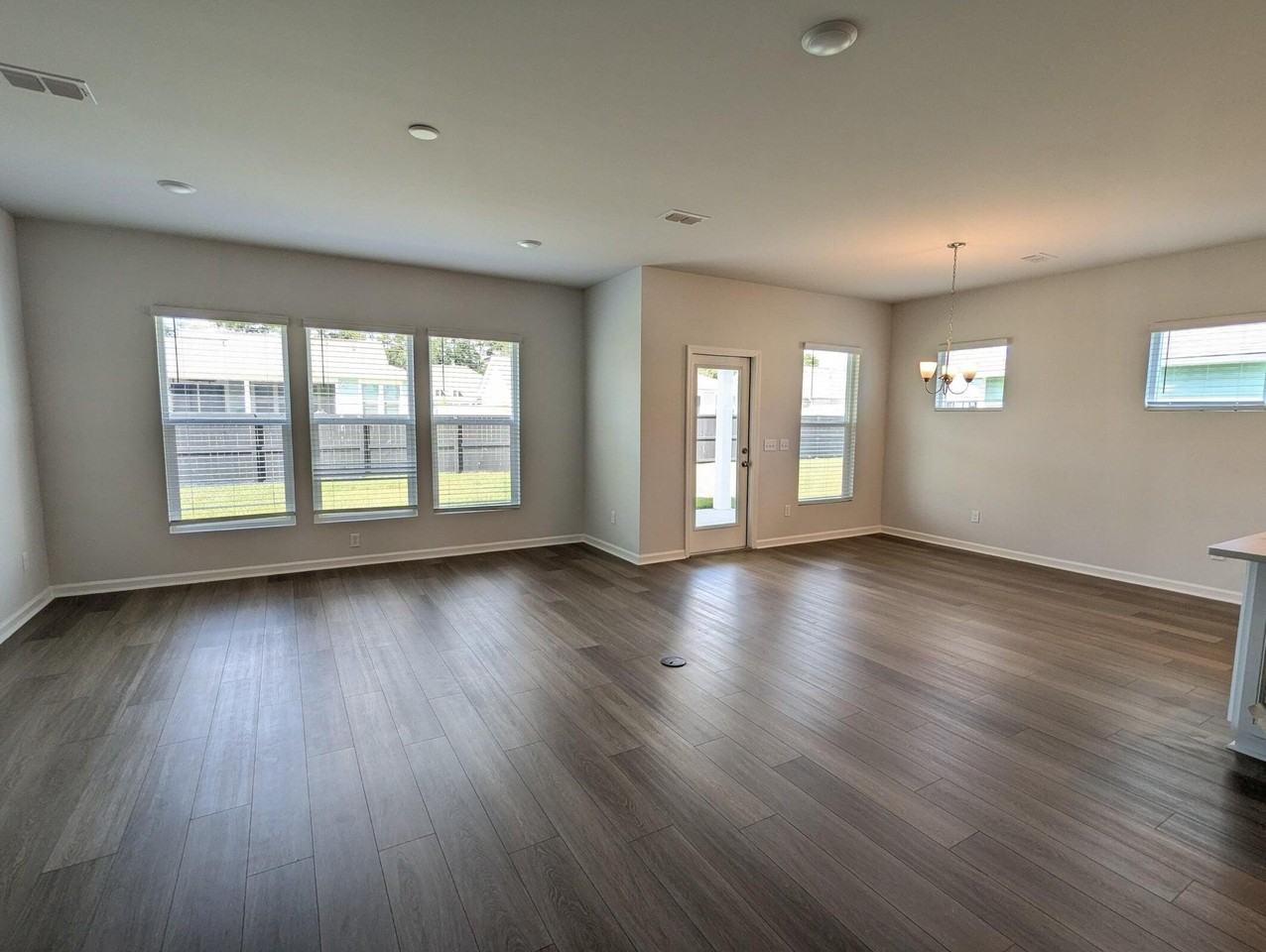 2076 Parish House Cir - Photo 5 of 25