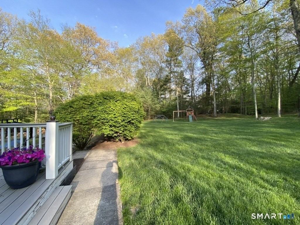 12 Carriage Hill Rd - Photo 5 of 24