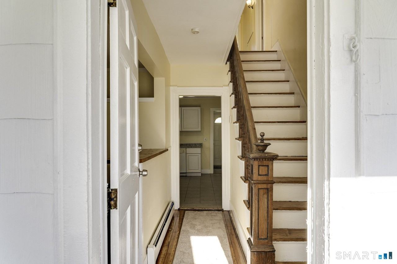 303 Millville Ave - Photo 4 of 35