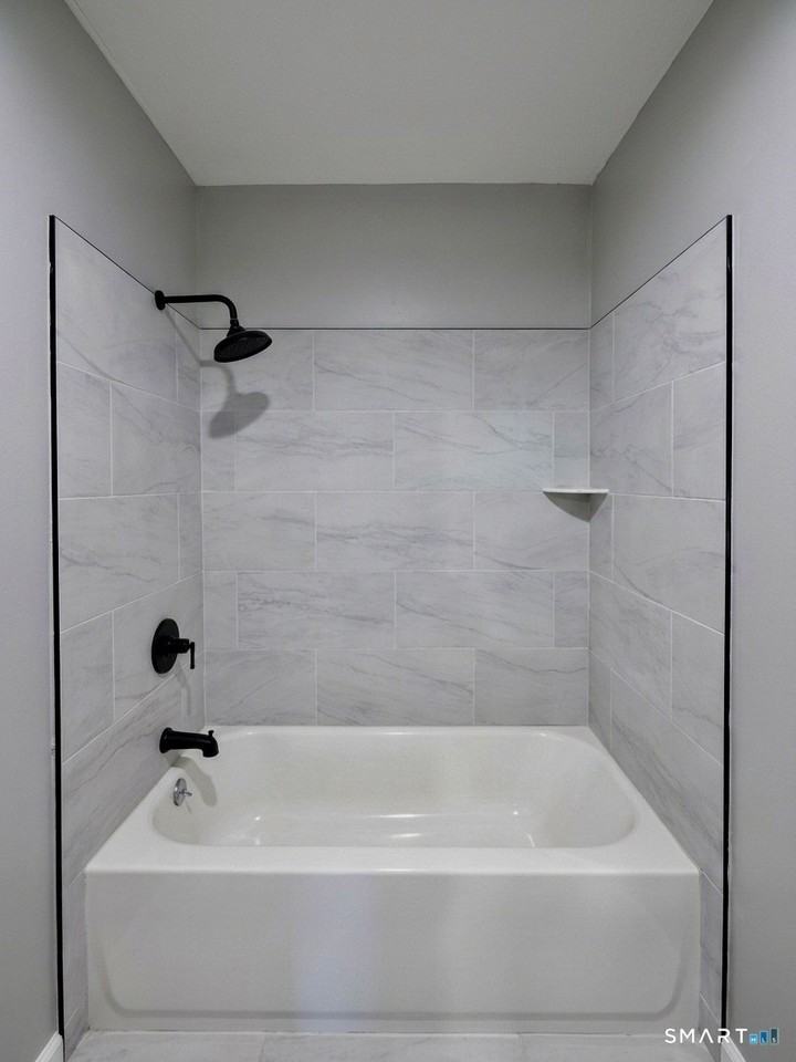106 Howard Ave #R - Photo 2 of 18