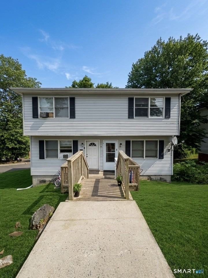 106 Howard Ave #R - Photo 5 of 18